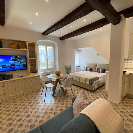Suite 5 Stelle Nel Borgo Di Celle Ligure Exterior foto